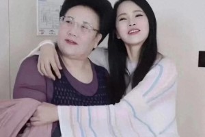 伊能静57岁状态惊艳，与婆婆英国游引关注