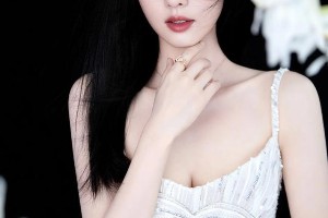 白鹿写真美图集锦：高清壁纸欣赏