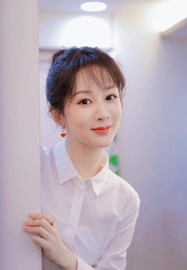 杨紫与绯闻对象合照