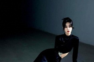 杨紫最新性感写真集：展现魅力风采