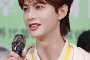 上海领养日8周年：何健麒助力流浪动物寻找温暖家