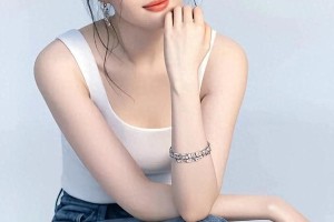 刘亦菲经典造型PK：哪套是你的最爱？